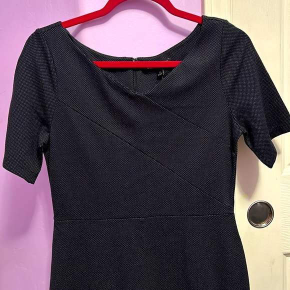 Banana Republic Sheath Dress - Picture 4 of 8